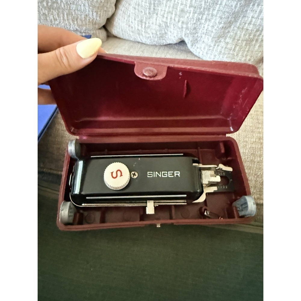SINGER Buttonholer Sewing Machine Attachment